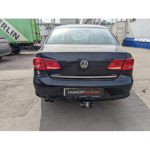 Фаркоп Лидер Плюс на VOLKSWAGEN Passat B7 2010-2014  Арт. V130-A (седан)
