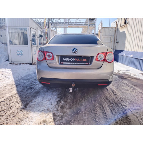 Фаркоп Лидер Плюс на VOLKSWAGEN Jetta 2005–2010  Арт. V105-A 