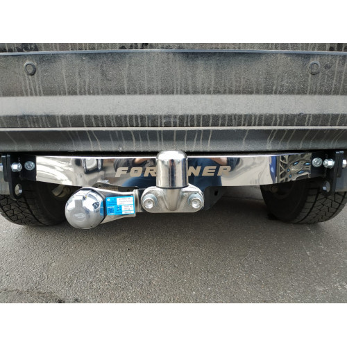 Фаркоп BALTEX на TOYOTA Fortuner TRD 2018-  Арт. 24.9040.08 (фаркоп с нерж. накладкой) (крюк на балке)
