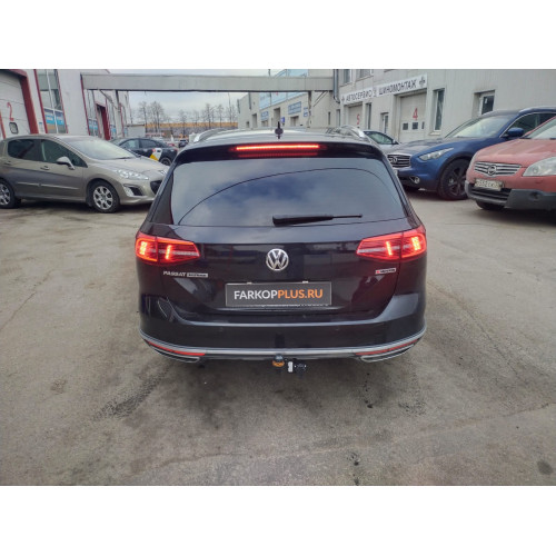 Фаркоп ARAGON на VOLKSWAGEN Passat 2015-  Арт. E6703DA (седан и универсал)
