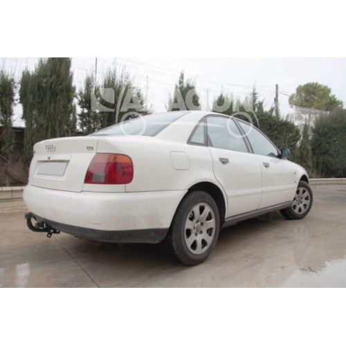 Фаркоп ARAGON на AUDI A4 1994–2001  Арт. E0403AA (B5 седан и универсал)